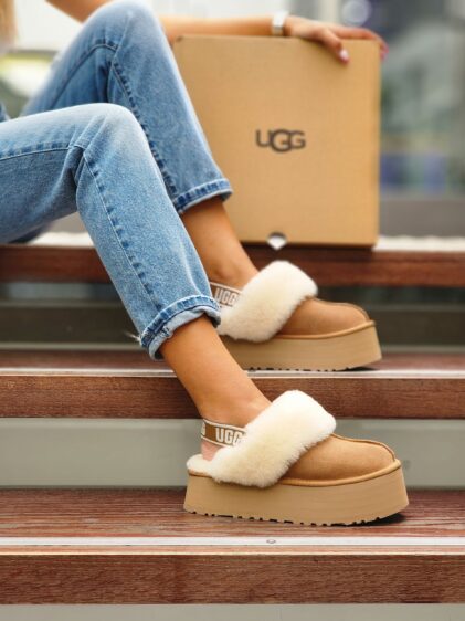 נעלי UGG FUNKETTE